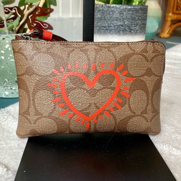 Coach X Keith Haring ✨HP✨ Heart Corner Zip Monogram Wristlet F12998 - Picture 4 of 13